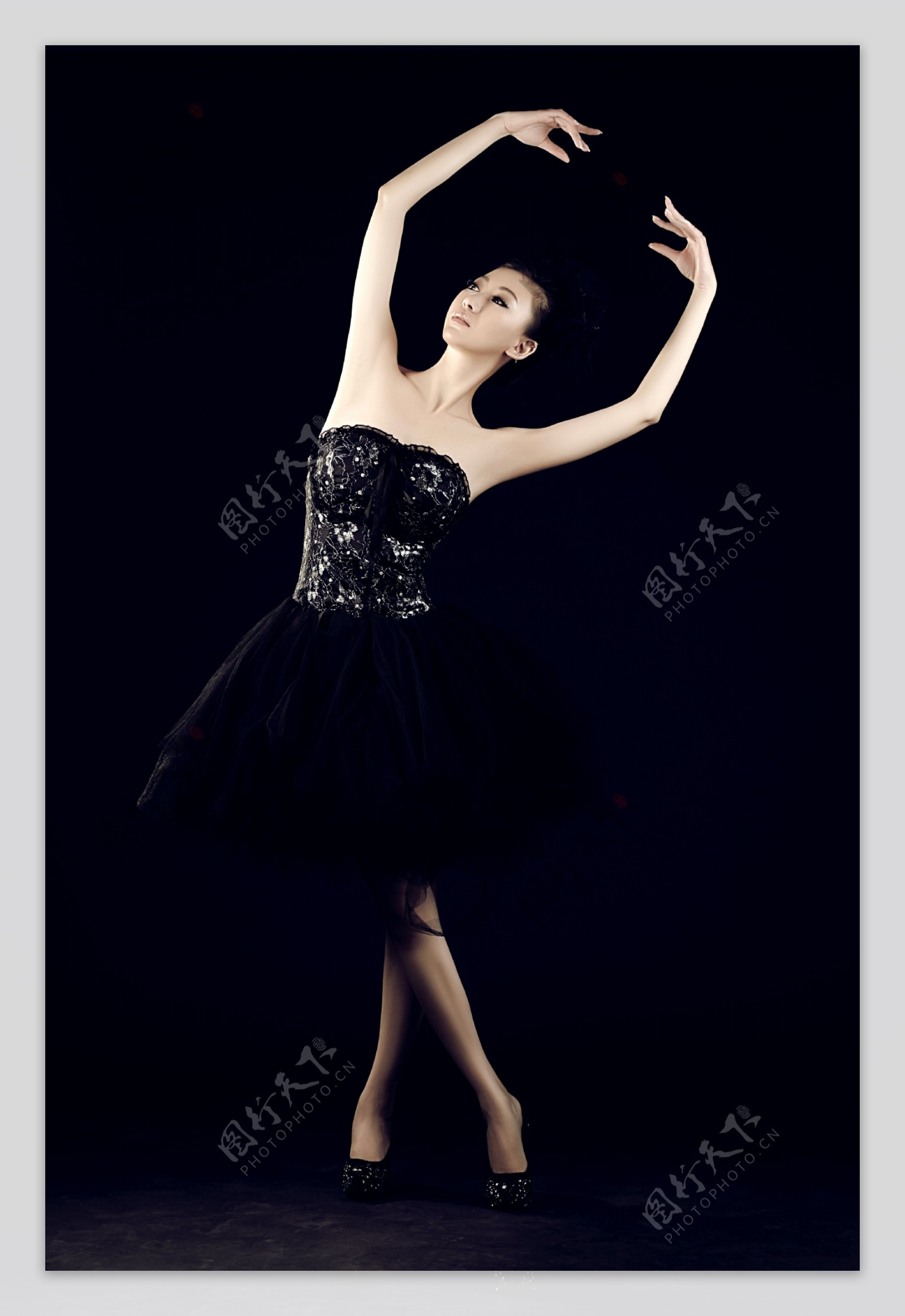 美女舞蹈演员图片