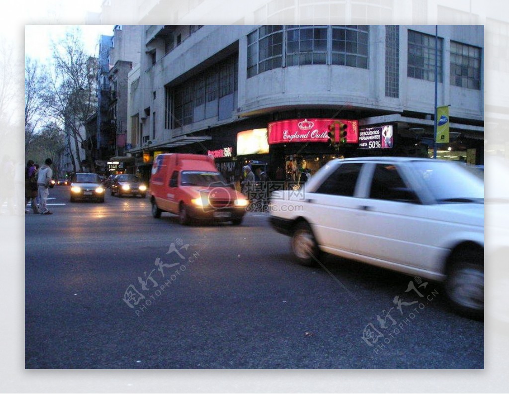 TrafficandPedestrians124.JPG