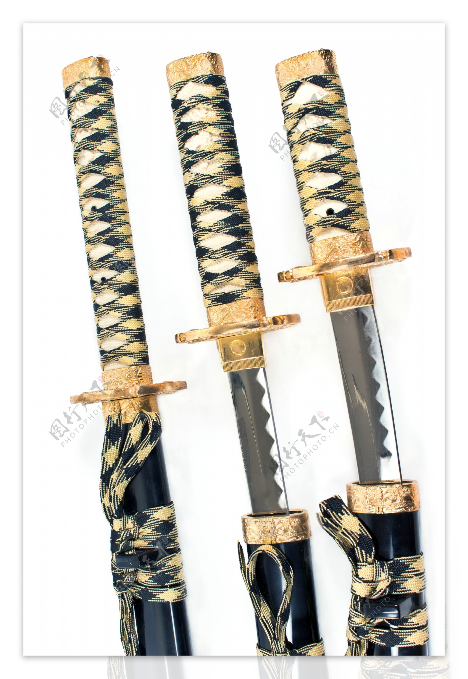 三把武士宝剑图片