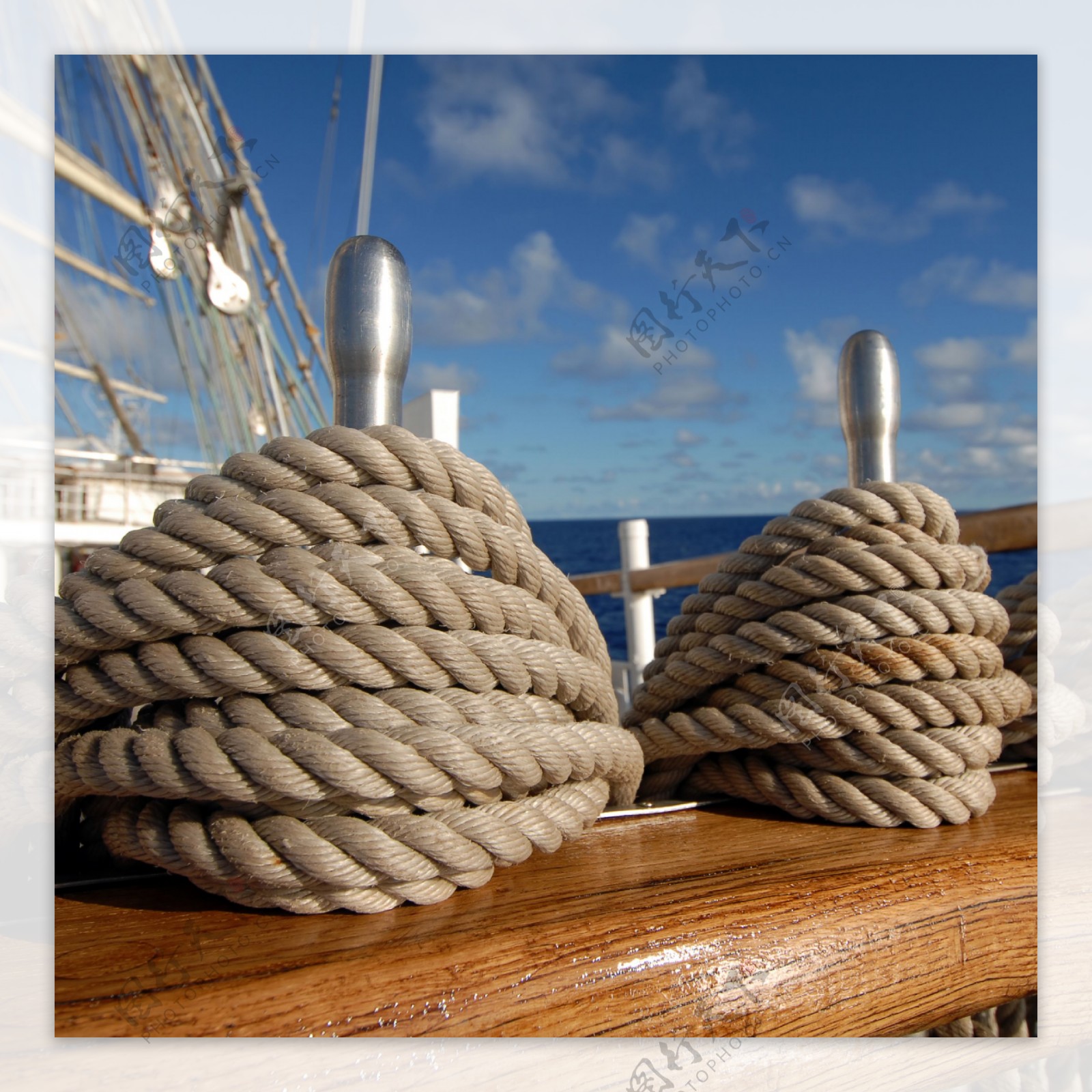 船上的绳子图片