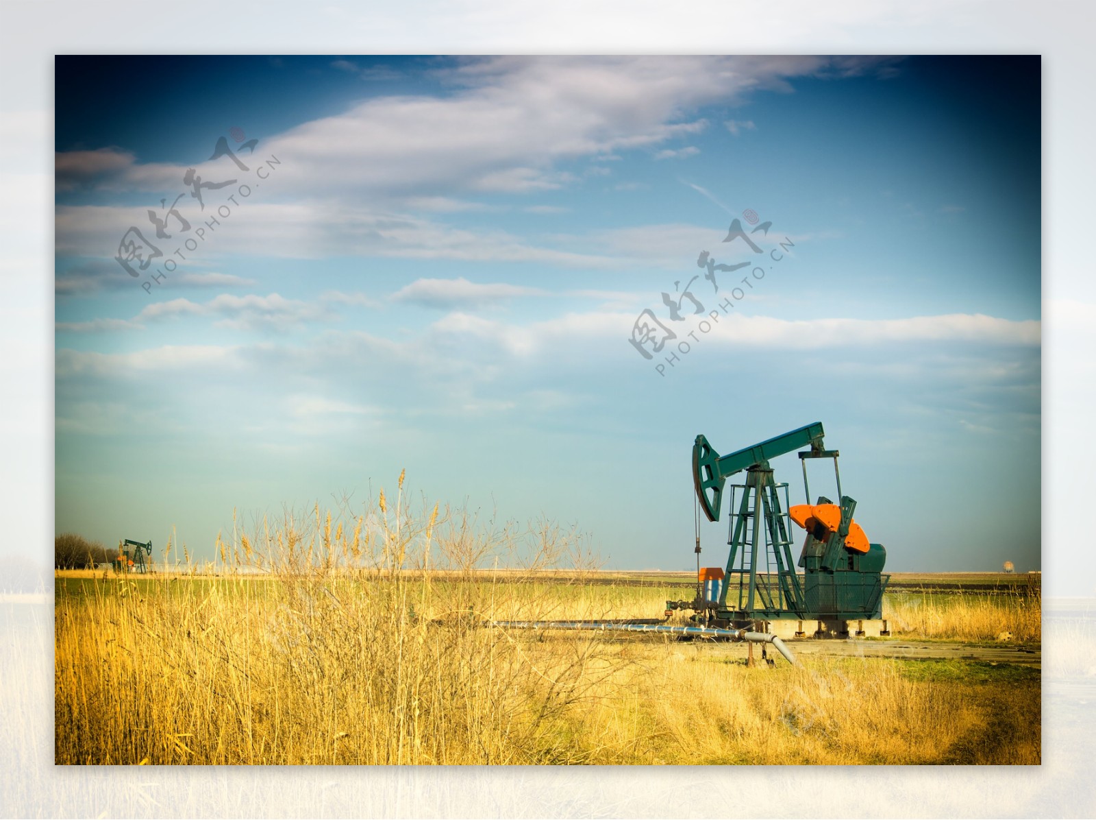 石油钻井机图片