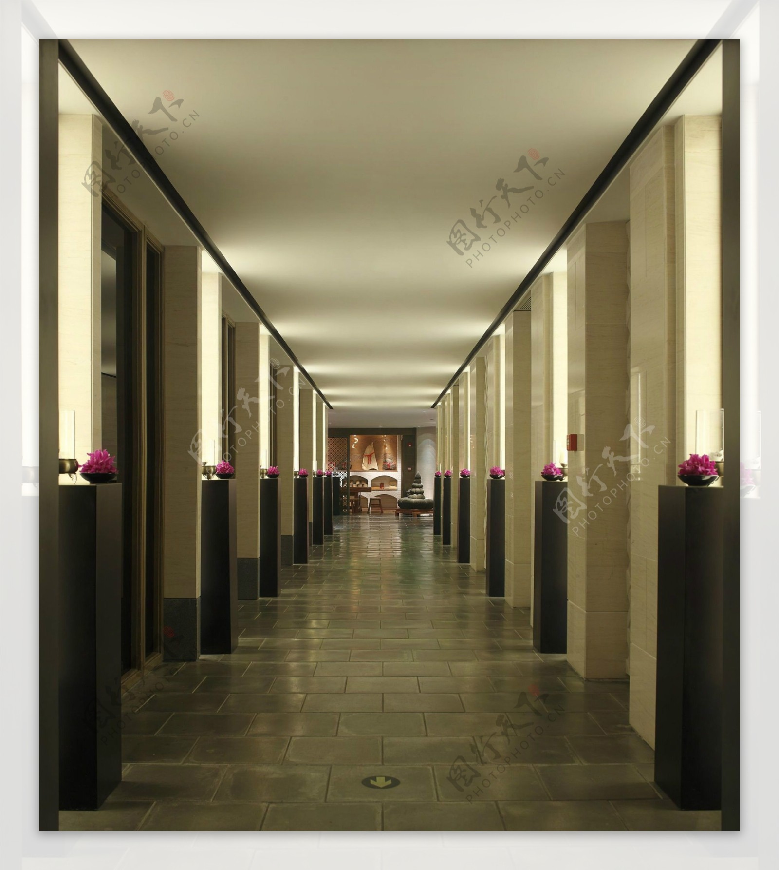 现代时尚大气酒店走廊粉色装饰工装装修图