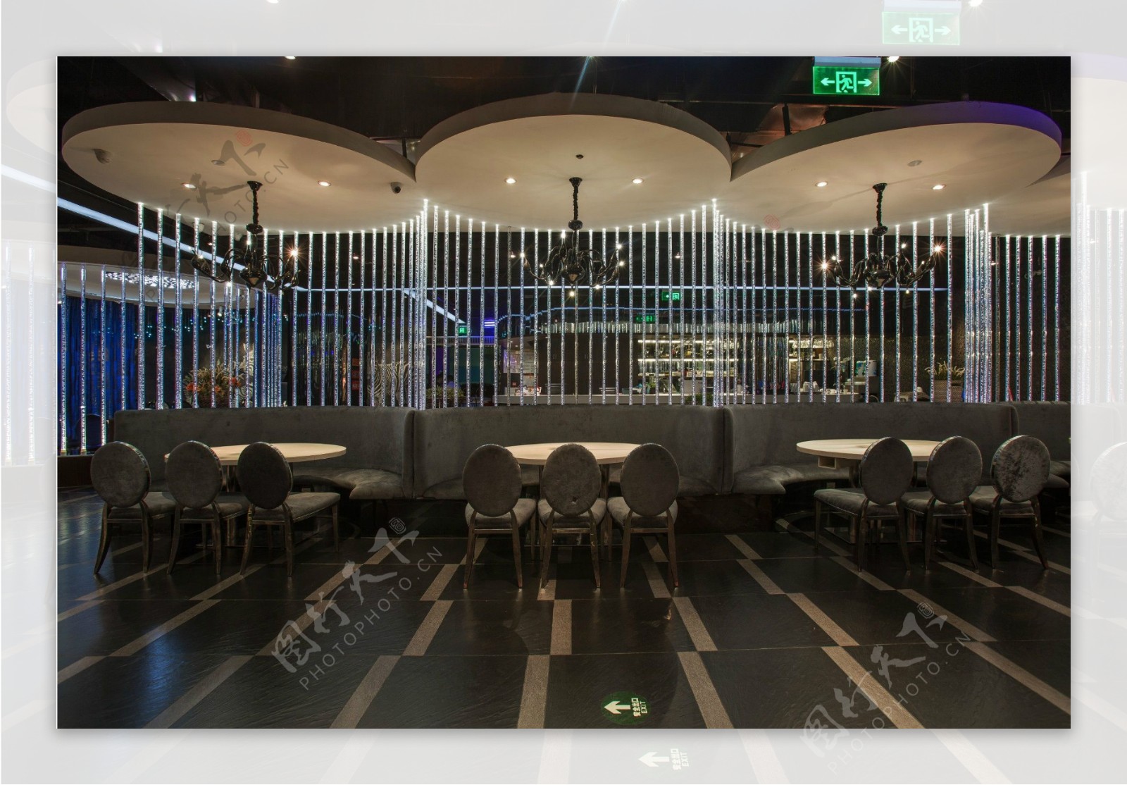 现代时尚褐色系餐厅工装装修效果图