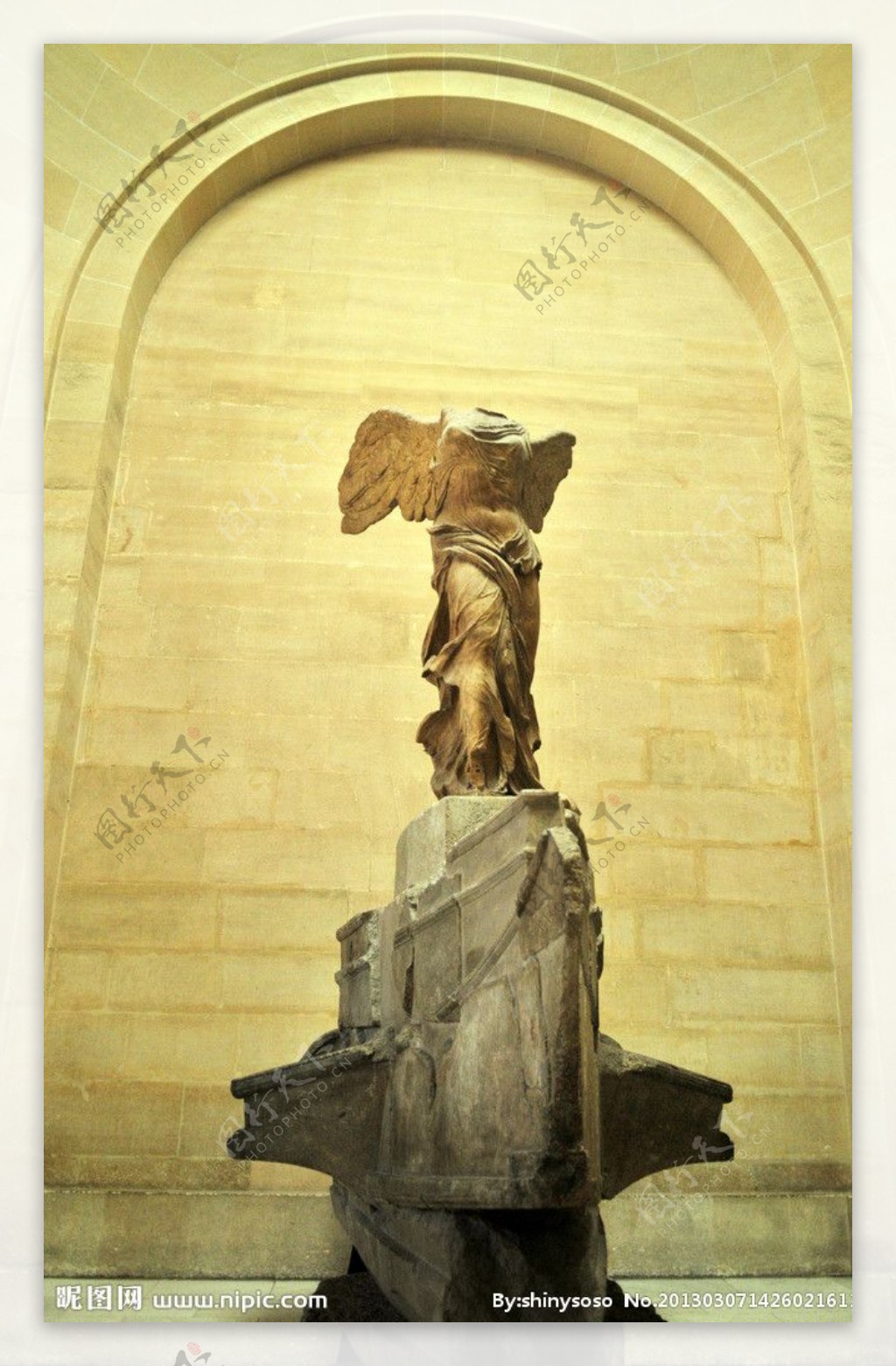 卢浮宫胜利女神雕像