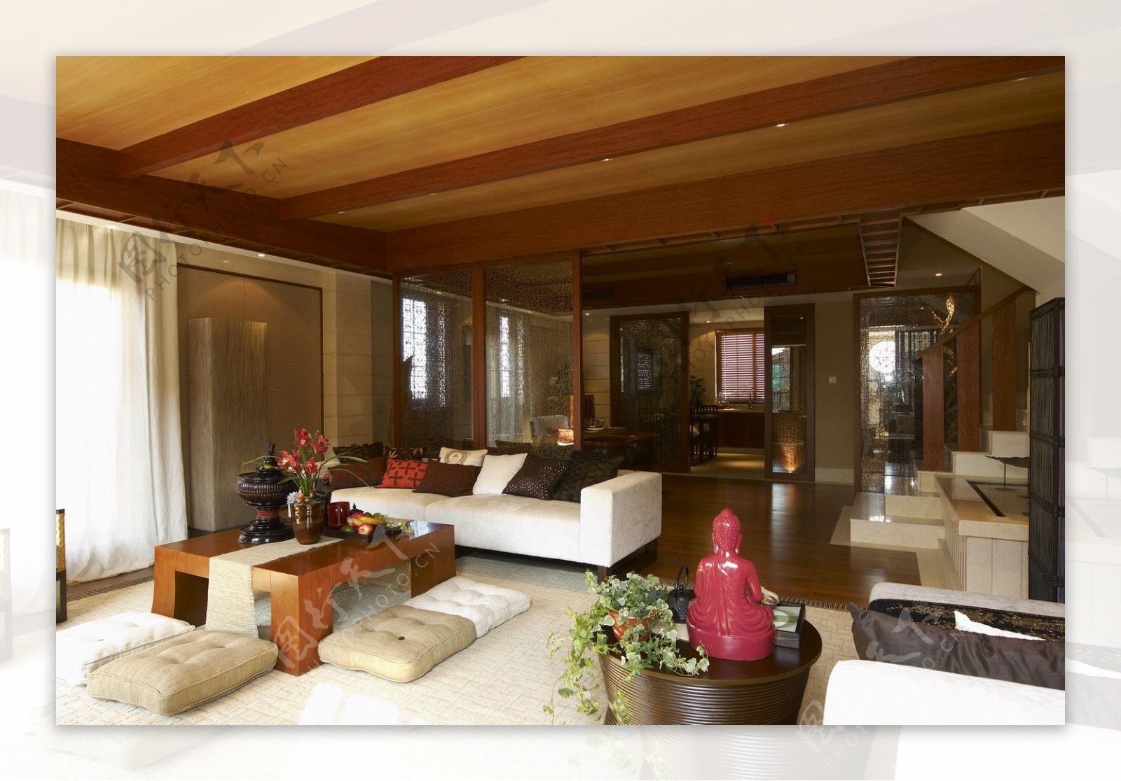 中式时尚风格客厅白色地毯室内装修效果图