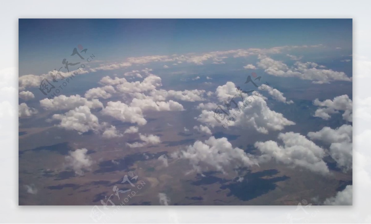 从飞机云