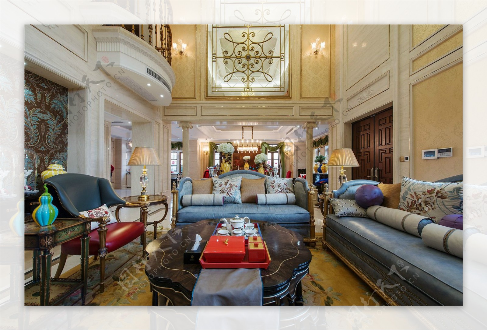 古典大厅蓝色沙发效果图