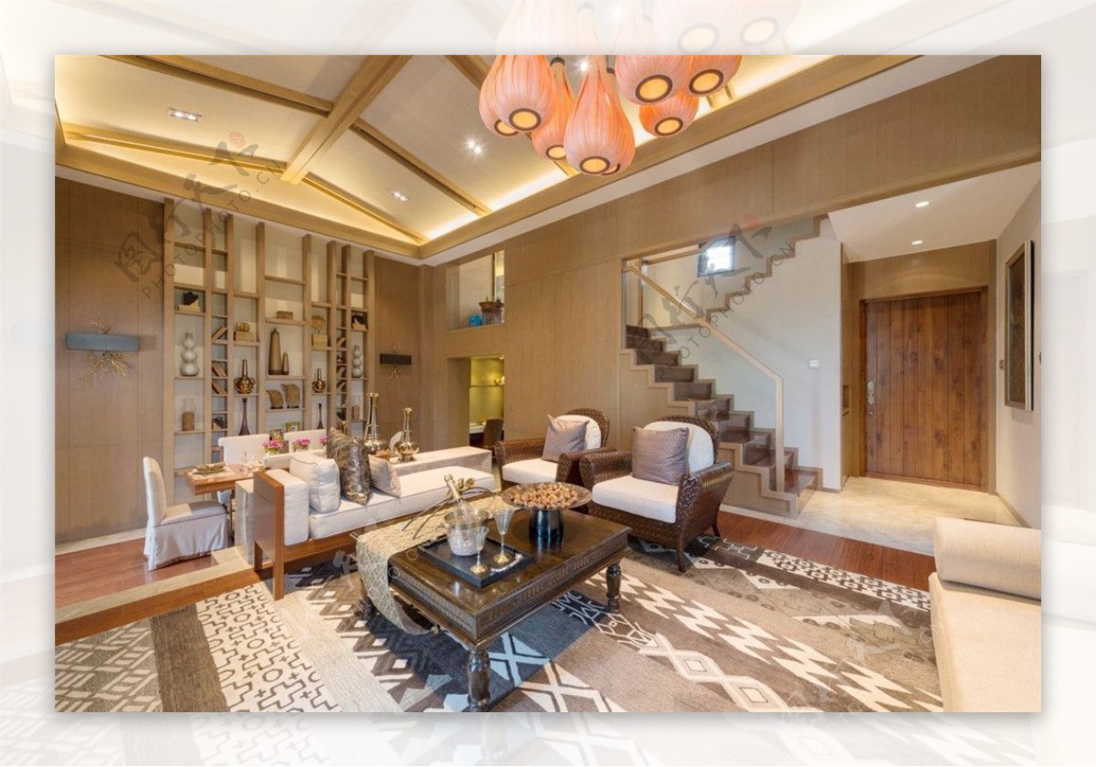 东南亚风情客厅花纹地毯室内装修效果图