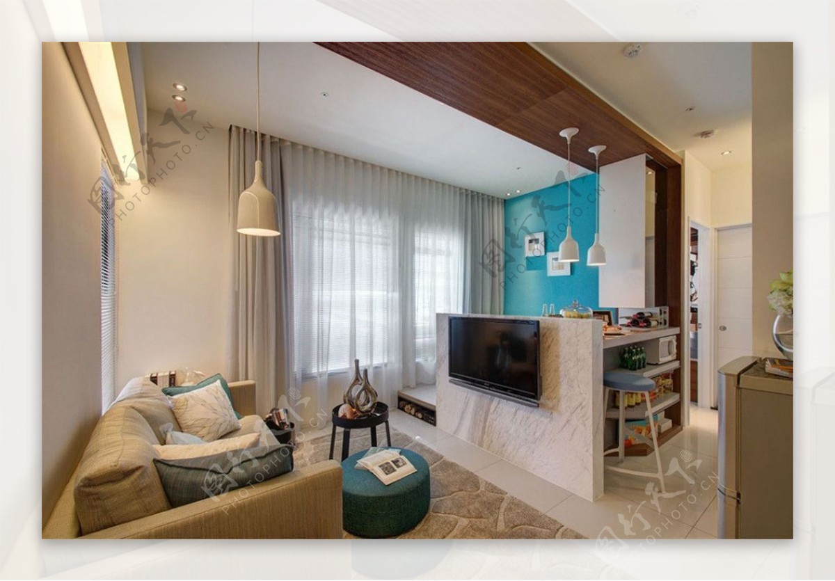 现代简约客厅褐色花纹地毯室内装修效果图