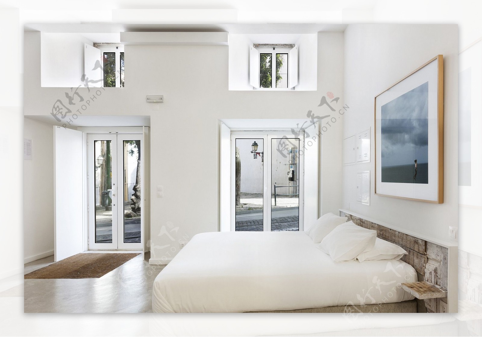 现代极简卧室白色床品室内装修效果图