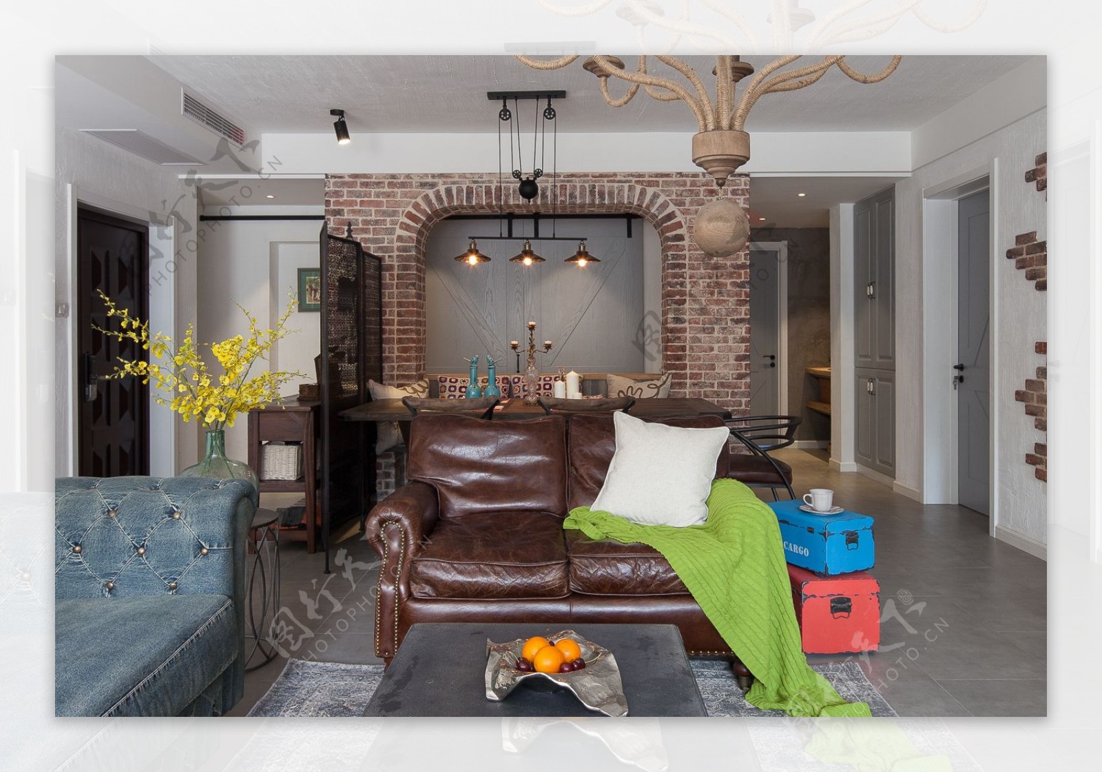 中式轻奢客厅皮质沙发室内装修效果图