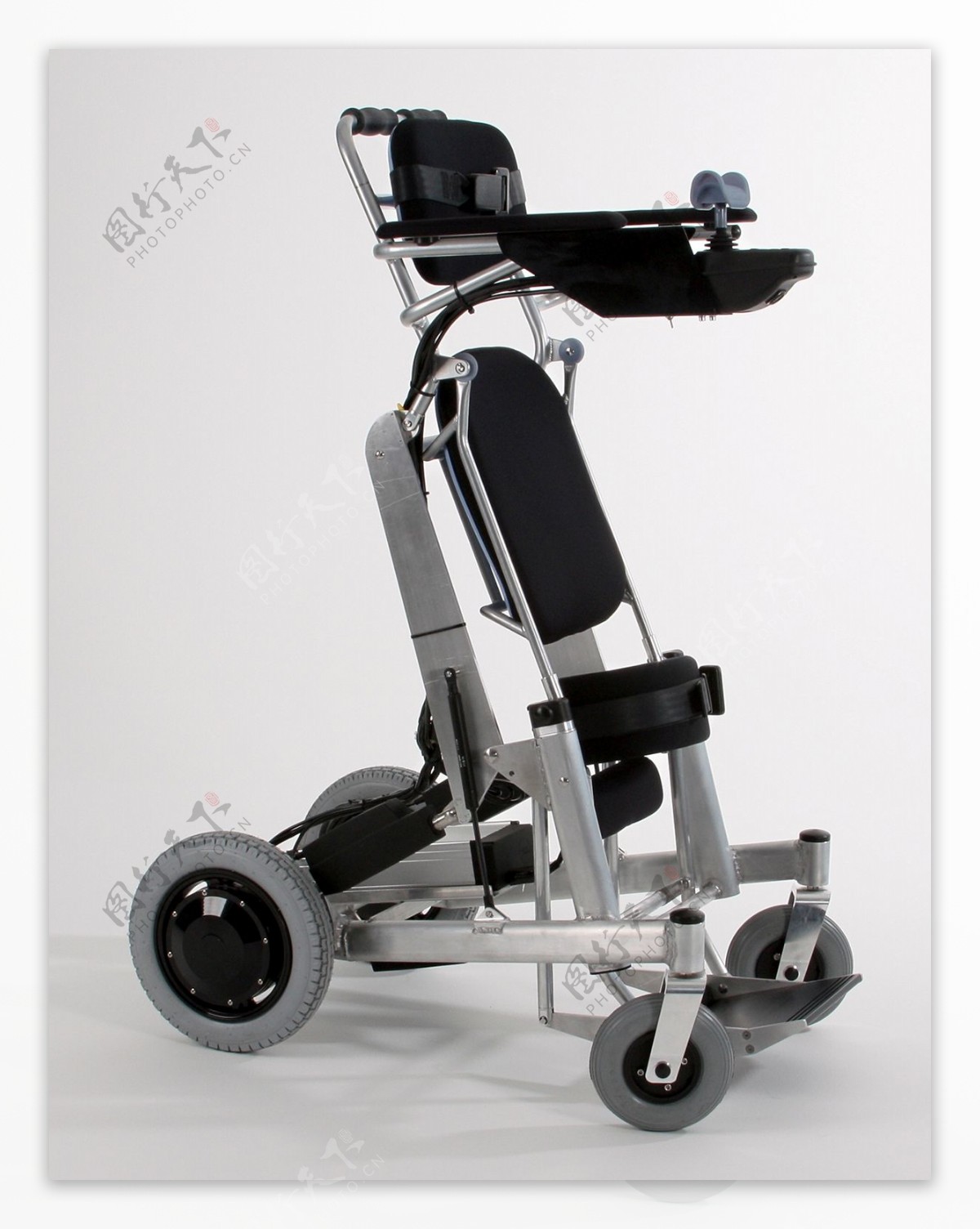 3d模型概念黑色智能轮椅jpg