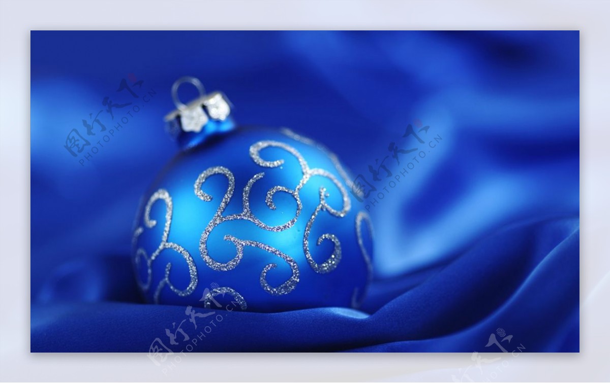 蓝色高清圣诞球背景
