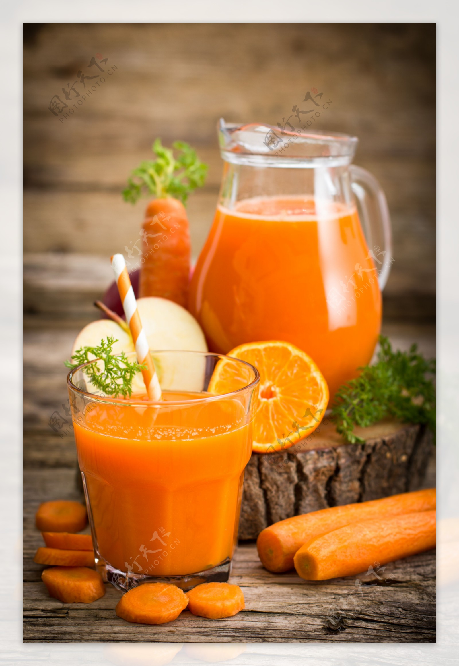 橙子汁与胡萝卜汁