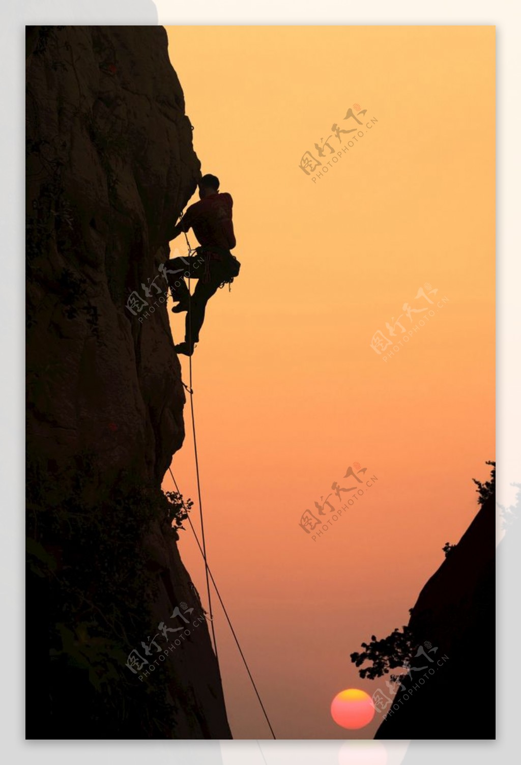 夕阳下的高山风光