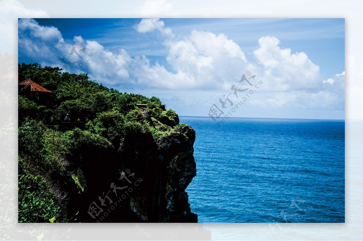 巴厘岛旅游海边悬崖