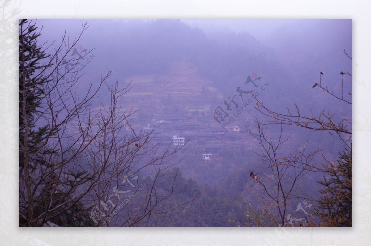 侗寨远景图