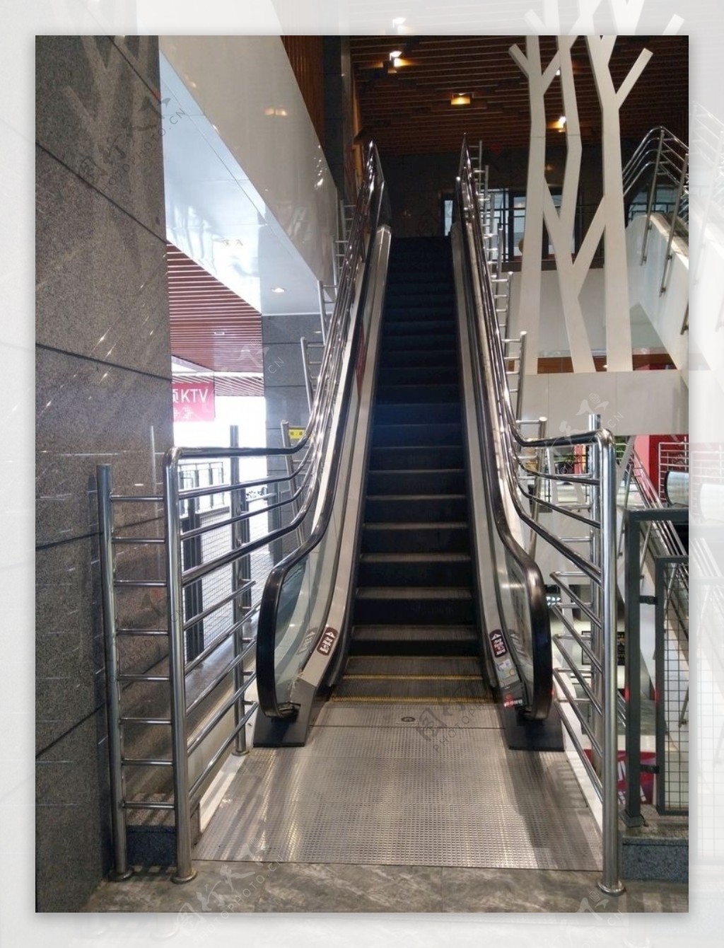 商场扶梯