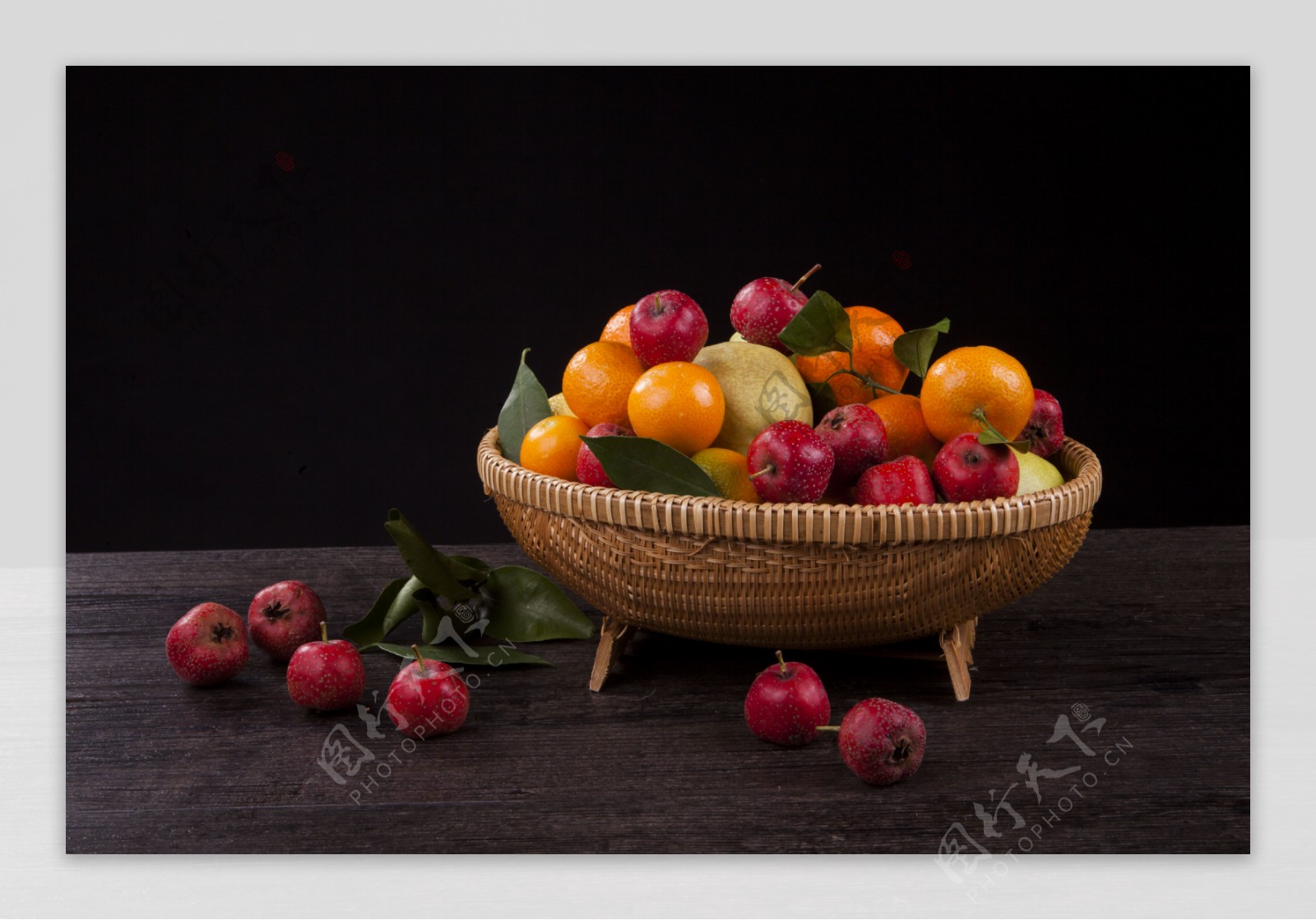 实物图摄影图新鲜水果桔子梨子山楂