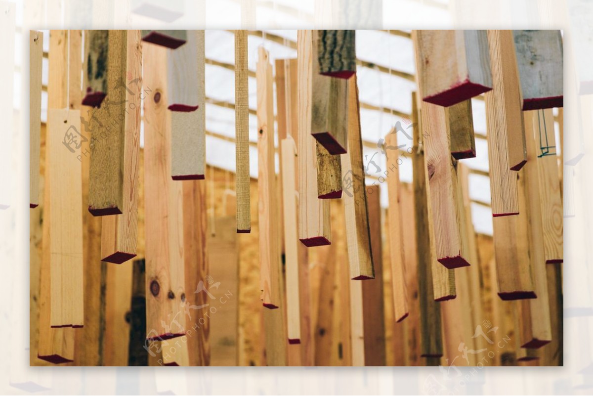 抽象垂悬的木艺术