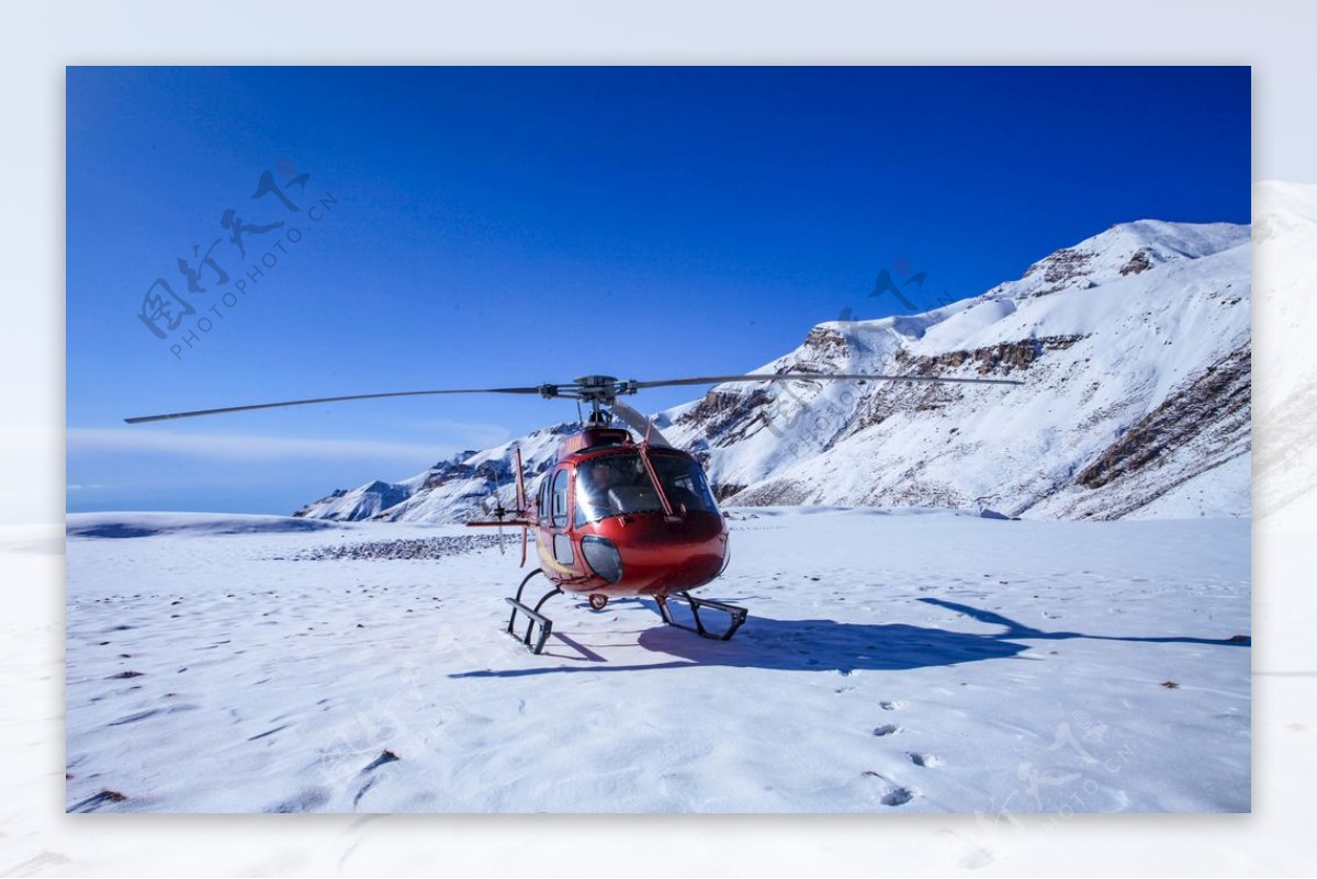 天一航空小松鼠直升机雪山拍摄