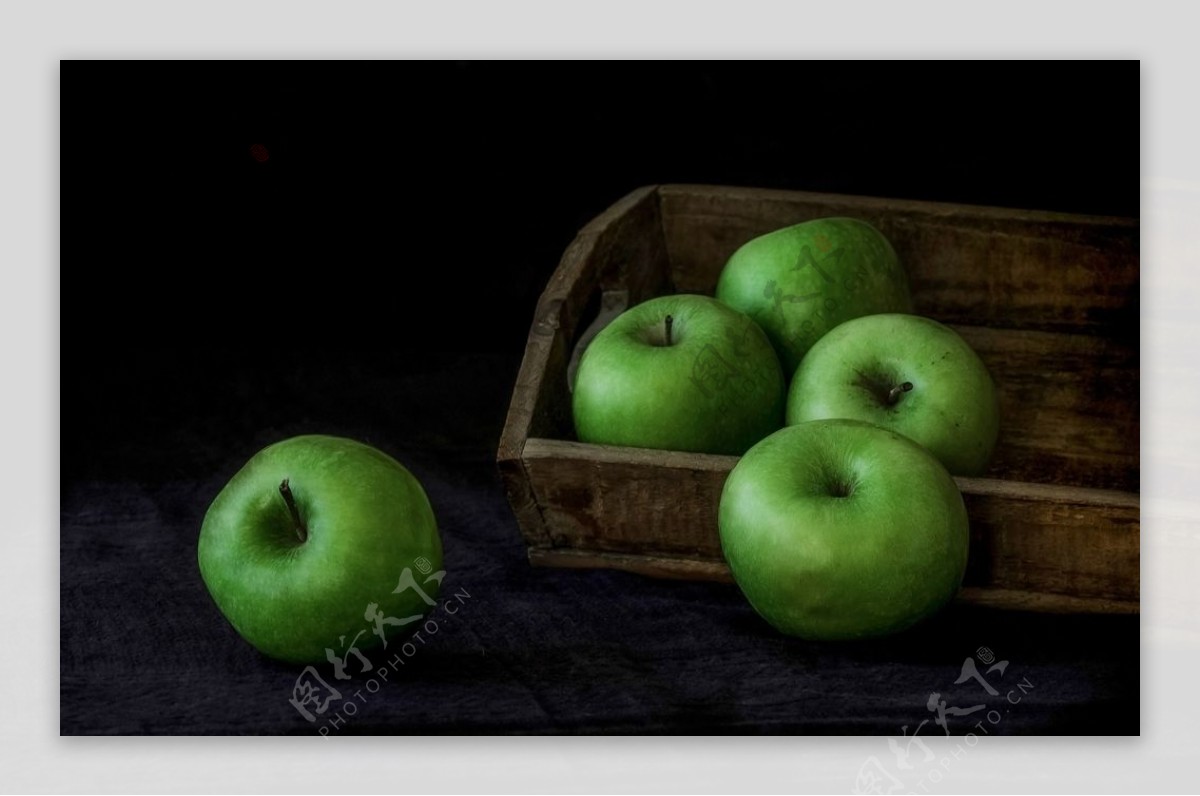 苹果木盒水果背景