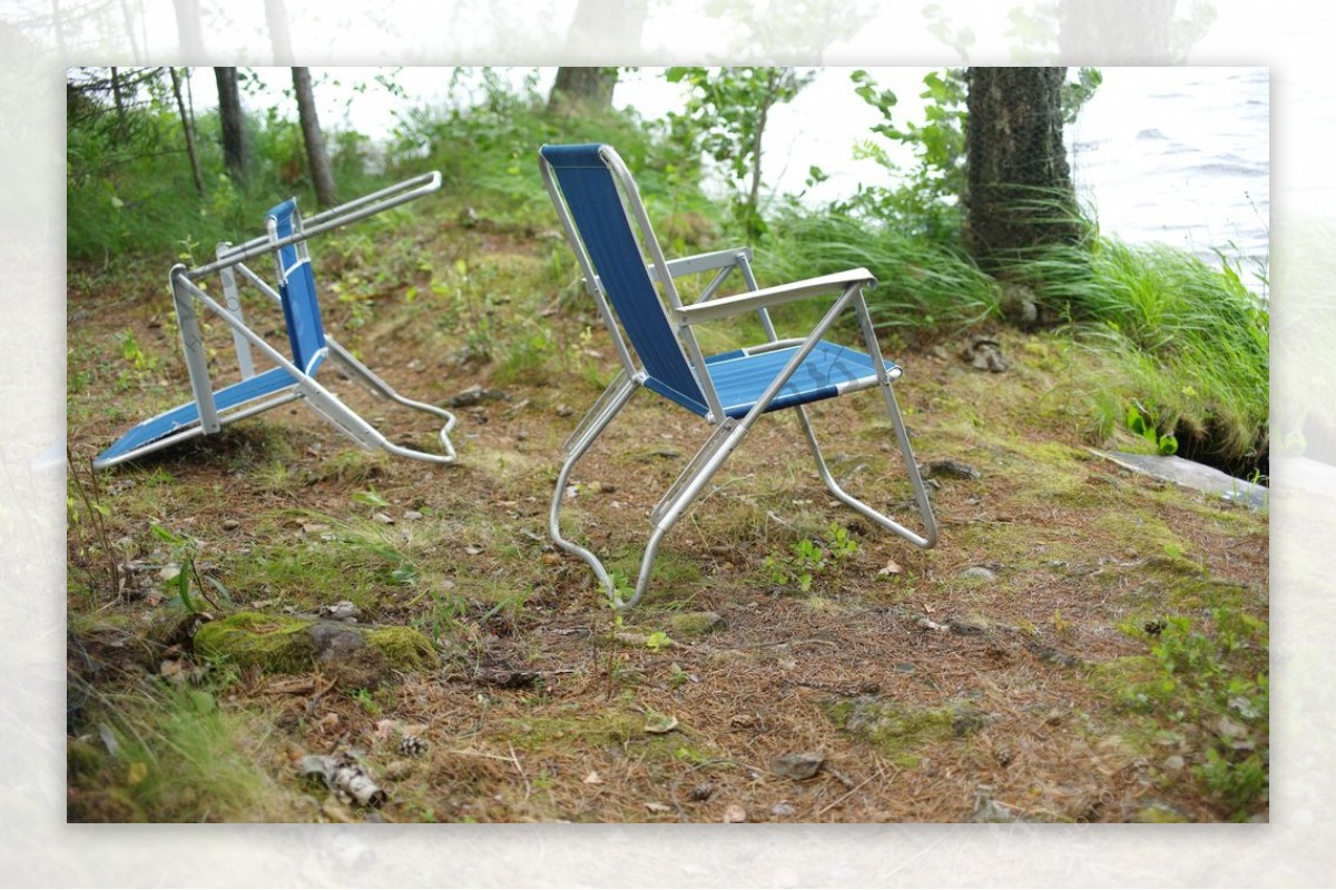 风暴风吹有风露营的椅子
