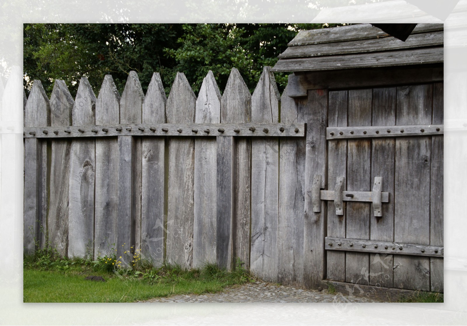 栅栏篱笆木栏围栏围墙
