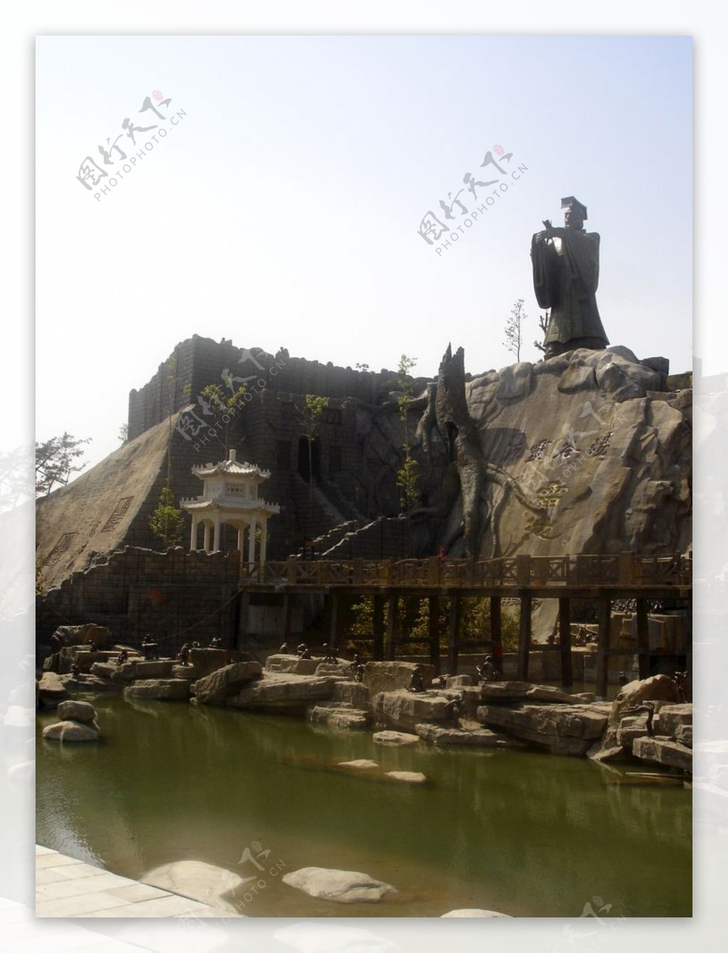 太湖文博园铜人像拍摄于雷池