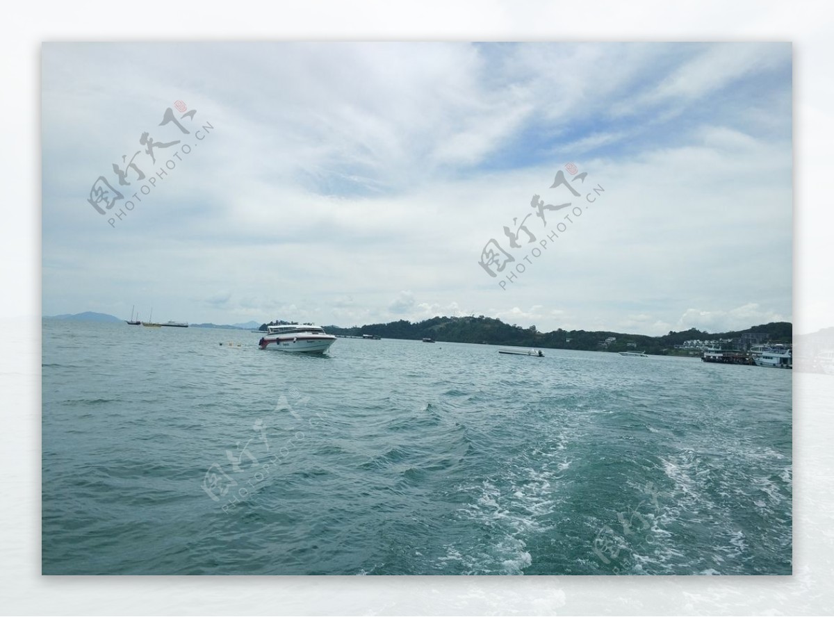 泰国普吉岛海岛海水海景游艇