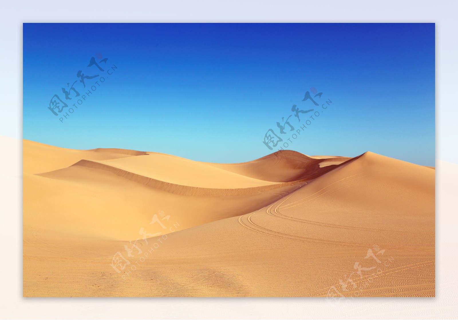 沙漠沙丘蓝天