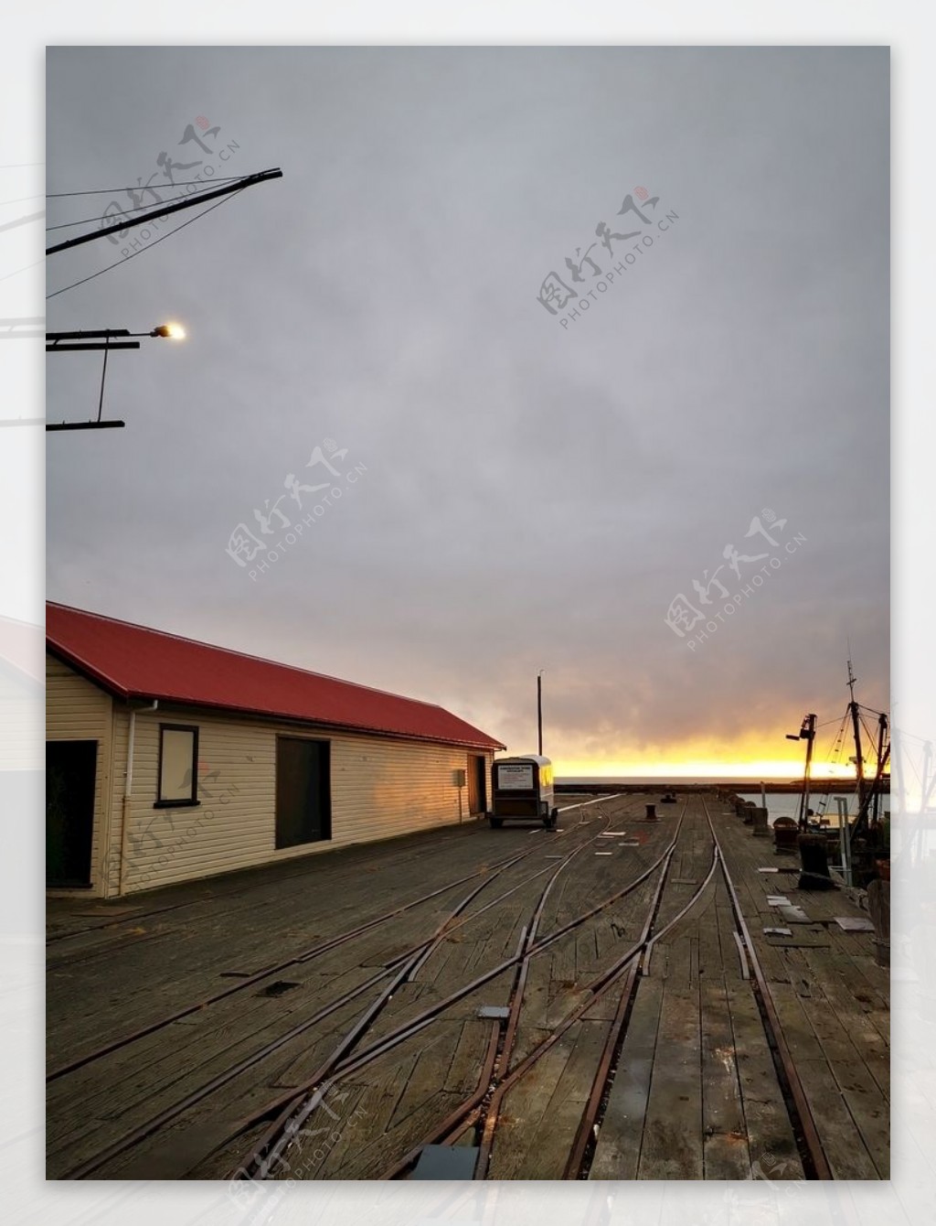 新西兰奥马鲁码头晨光图片
