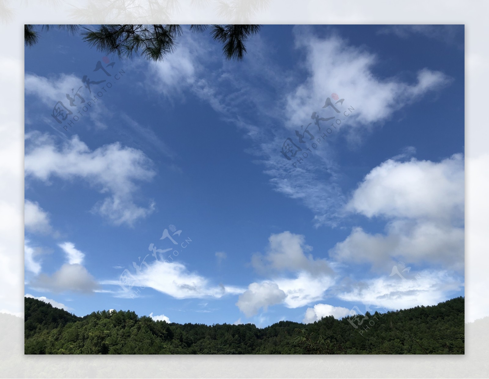 天空蓝天白云图片
