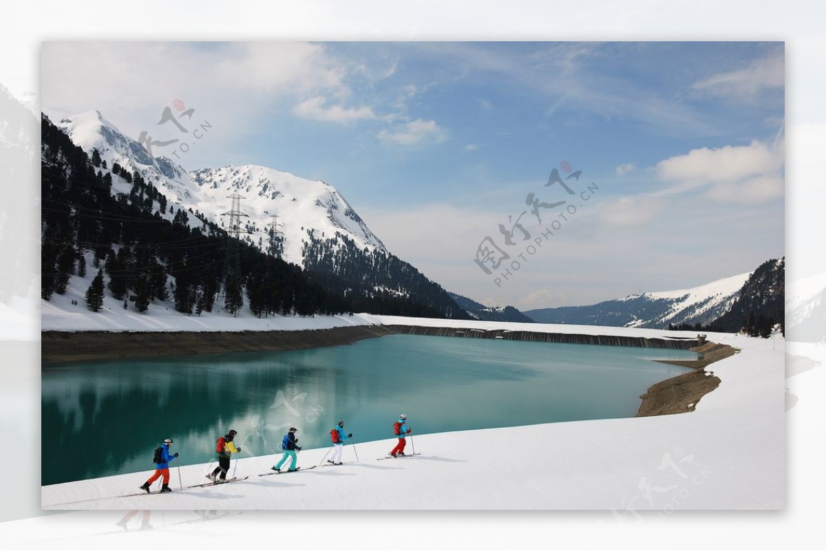 美丽的雪山风景图片