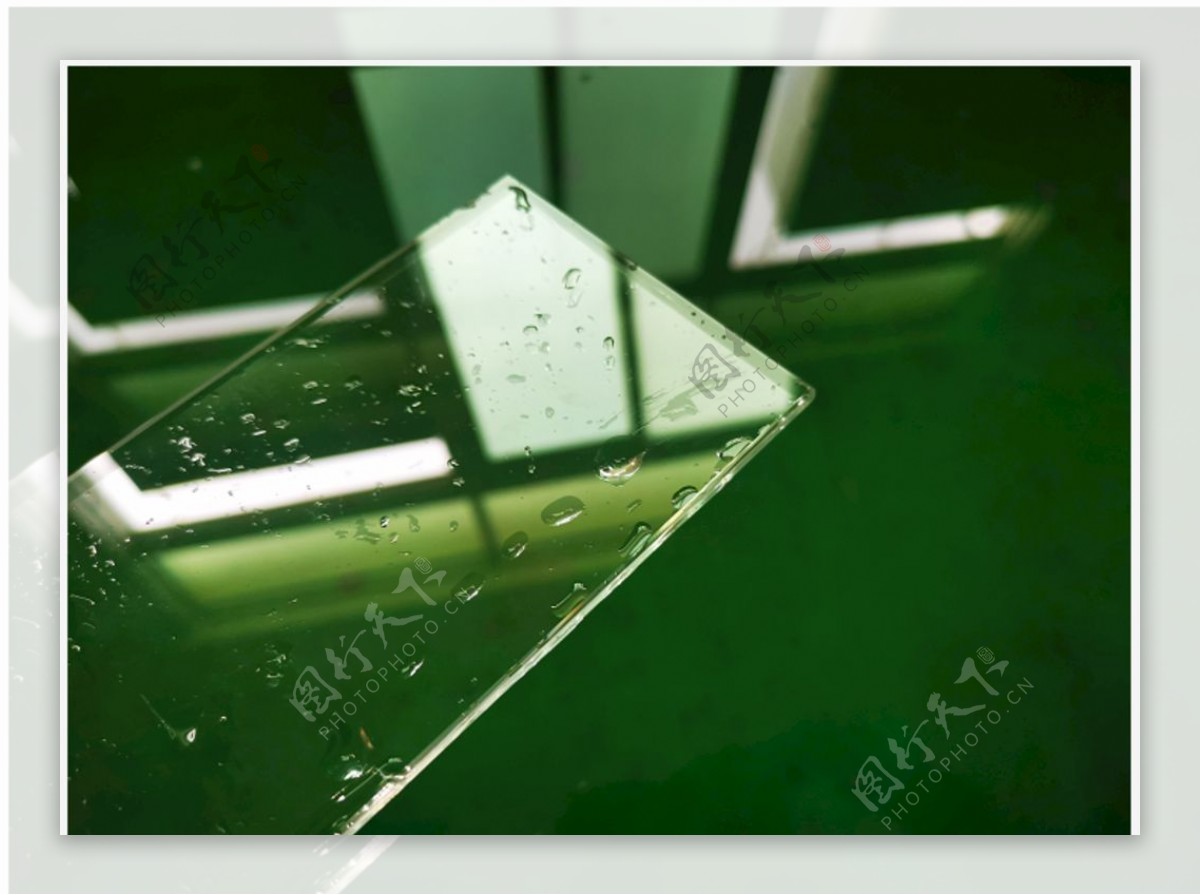绿色透明玻璃图片