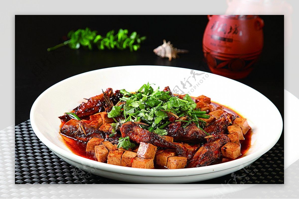 南北热菜黄鱼焖豆腐图片