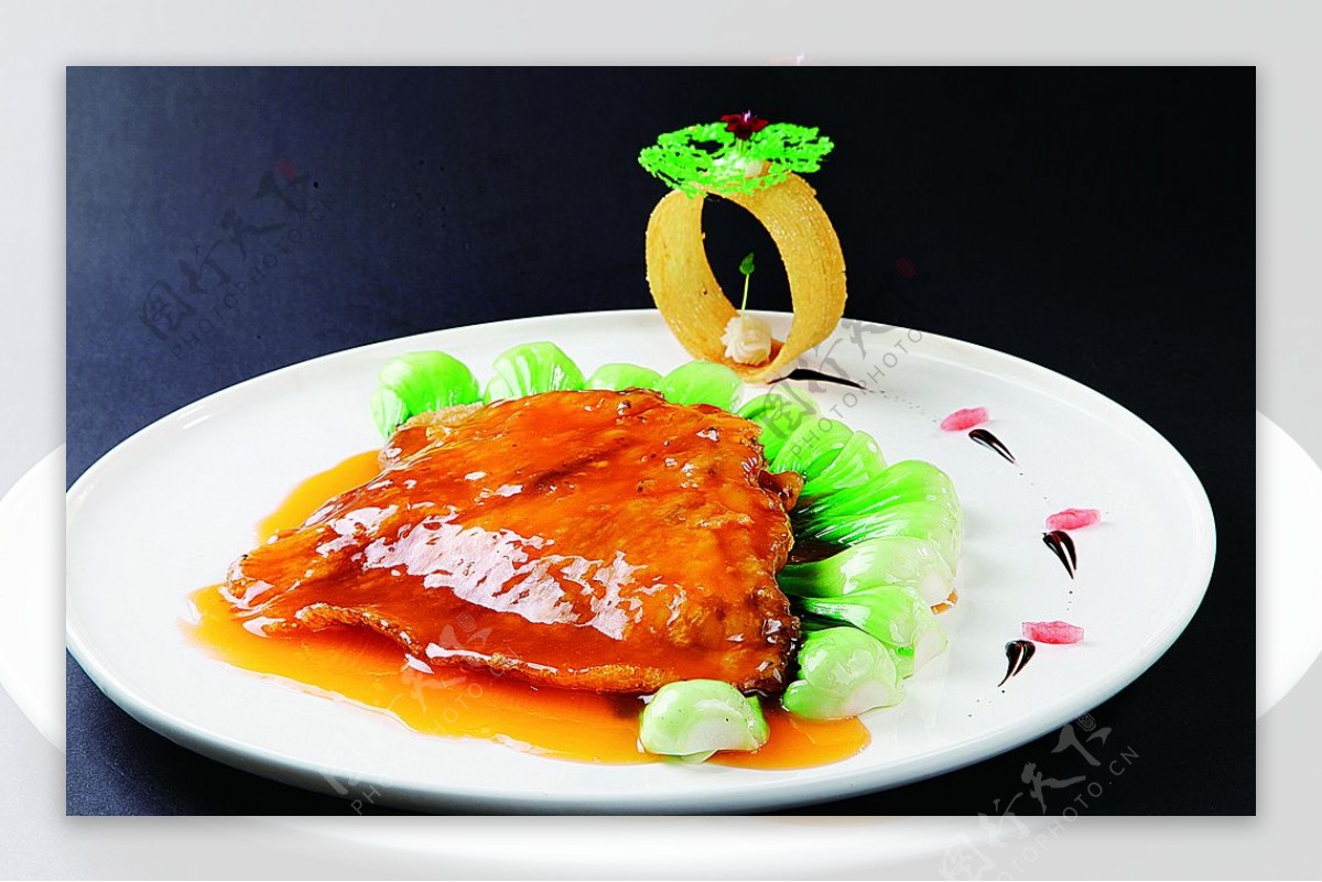 浙菜红扒鲜鲨翅图片