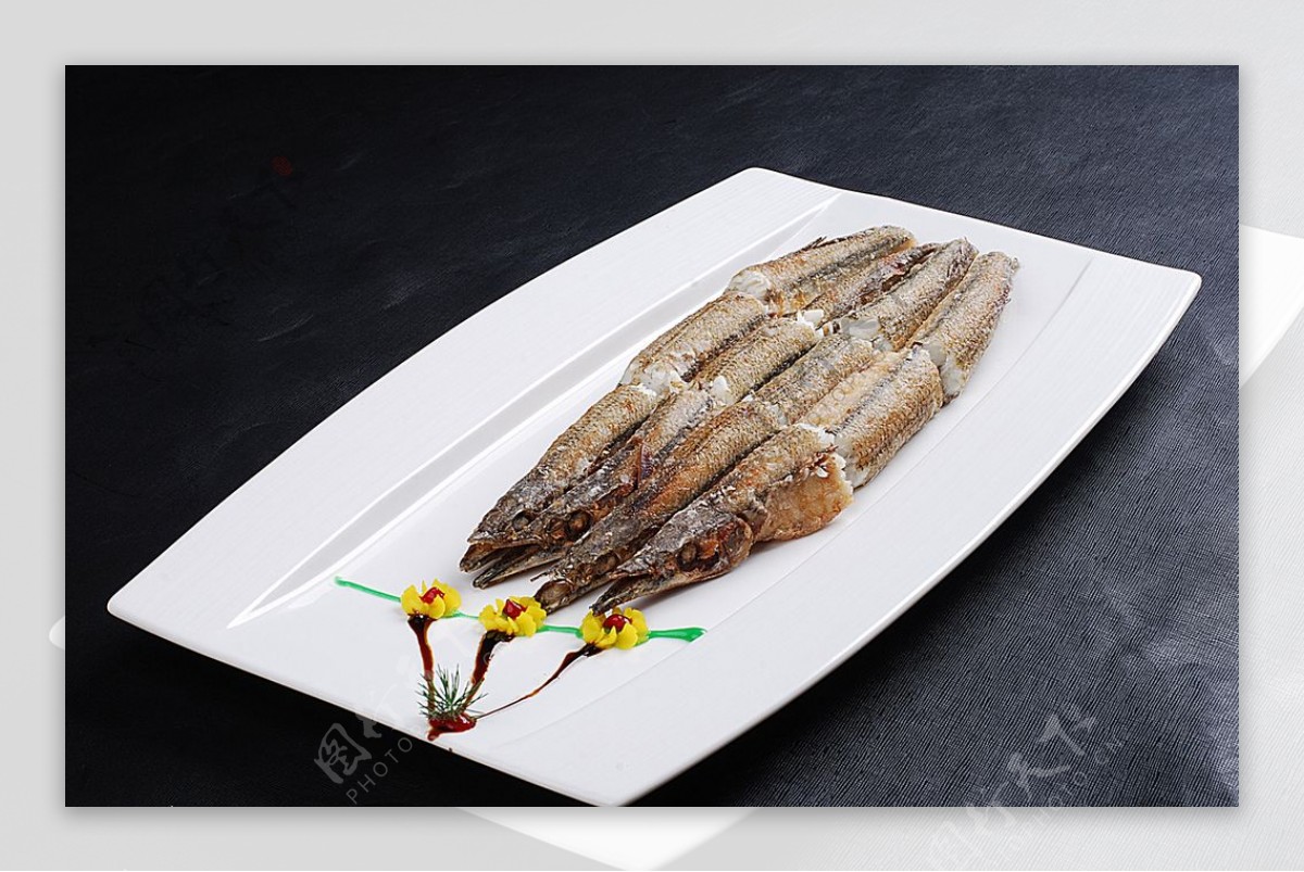 鄂菜蒜香秋刀鱼图片
