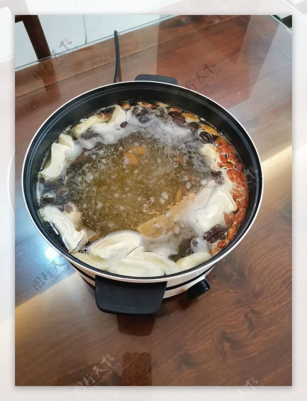火锅汤底图片